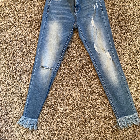 Forever 21 fringed bottom jeans - Picture 1 of 3